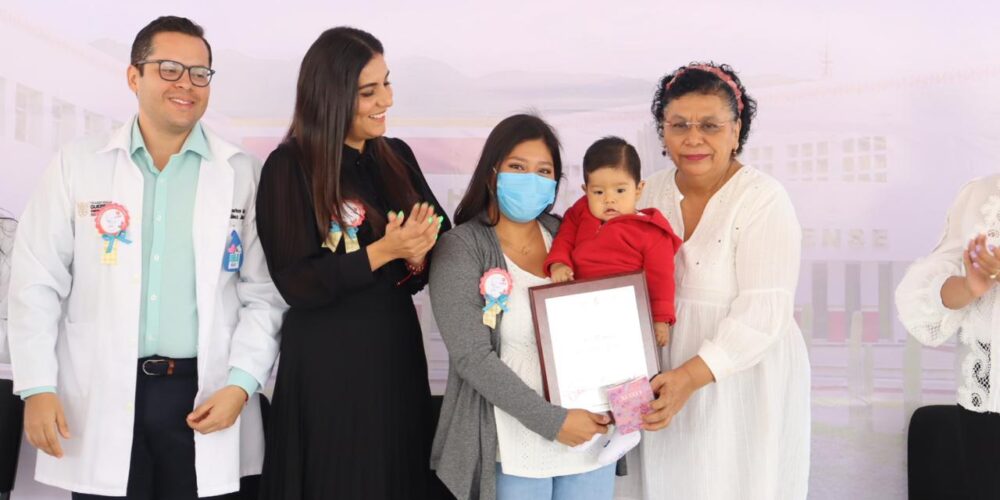 Reconoce Aidé Ibarez solidaridad de donadoras de leche humana y del Banco de leche del HMNG con madres del estado