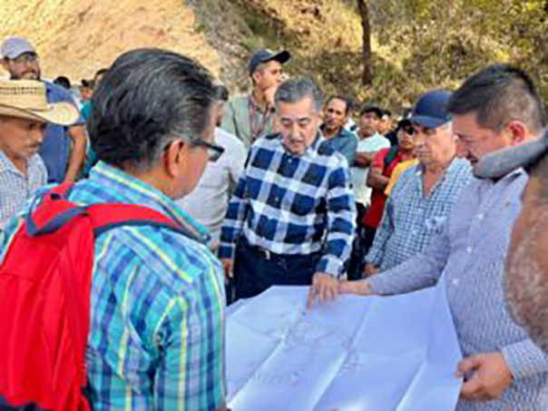 Cicaeg pavimenta el camino Ocotito-Tlahuizuapa-Coacoyulillo-Jaleaca de Catalán