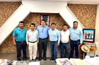 Director de IGIFE Benjamín Guinto Nava se reunió con el alcalde de Malinaltepec Acasio Flores Guerrero y el coordinador del Frente Estatal de Preparatorias Populares Simón Ramos Aburto