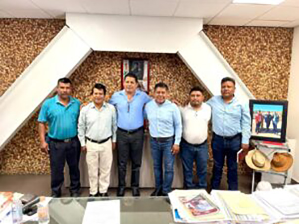 Director de IGIFE Benjamín Guinto Nava se reunió con el alcalde de Malinaltepec Acasio Flores Guerrero y el coordinador del Frente Estatal de Preparatorias Populares Simón Ramos Aburto