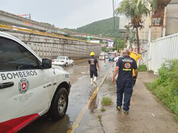 Personal de Protección Civil del Estado atentos ante lluvias fuertes por el paso de “Hilary” frente a costas de Guerrero