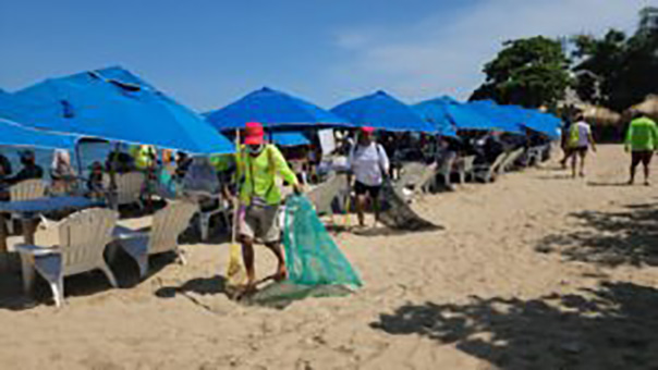 Promotora de Playas de Acapulco mantiene brigadas de limpieza y de salvavidas en la franja costera del puerto