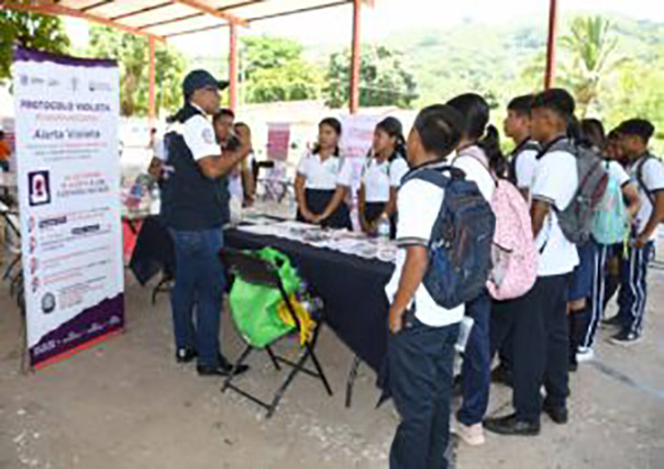 Semujer realiza Feria de Servicios para la Justicia y el Bienestar en Acalmani, municipio de Igualapa