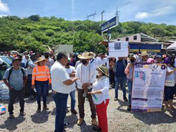 Atiende gobierno del estado bloqueo en carretera federal a la altura de Mezcala