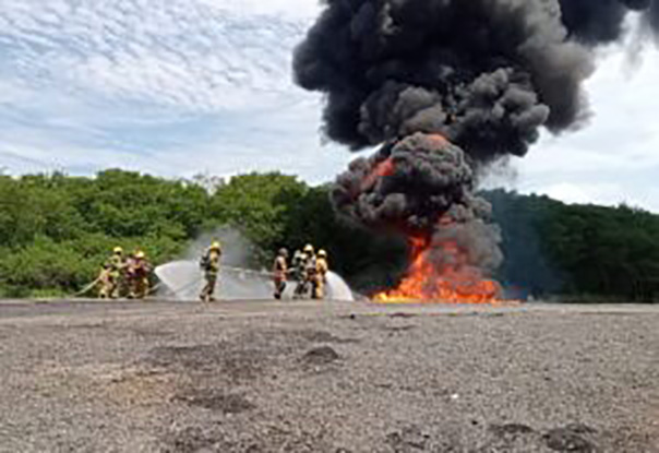 Bomberos de SGIRPCGRO Reciben Capacitación De Atención De Emergencias En Aeropuertos