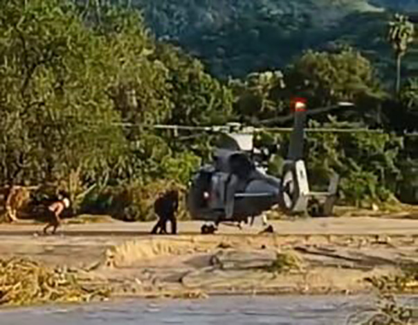 Logran rescate de familia atrapada por creciente del río en Guerrero tras paso de “Max”