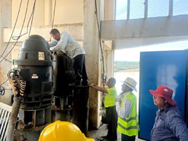 Continúa el restablecimiento de sistemas de agua; Acapulco dispone de 1,850 litros por segundo