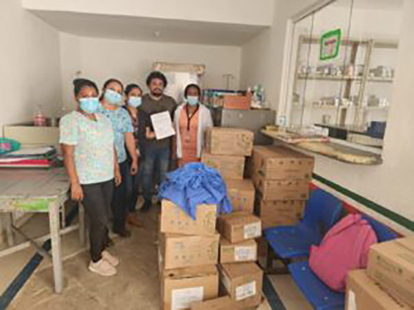 Salud Guerrero continúa entregando material de curación y medicamentos en el Centro de Salud de Puerto Marqués