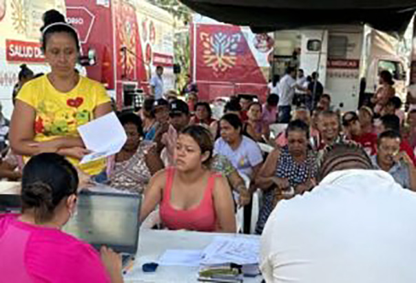 Continúan las unidades móviles para la atención médica gratuita a los habitantes de las localidades de #Acapulco