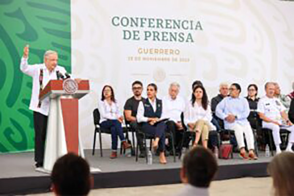 Encabezan AMLO y Evelyn Salgado informe de resultados en apoyo a familias damnificadas de Acapulco y Coyuca de Benítez