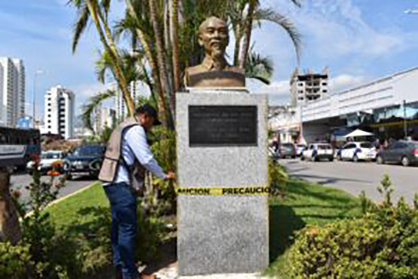 La Secretaría de Cultura implementa acciones de restauración de esculturas, bustos y monumentos en Acapulco tras el paso de “Otis”