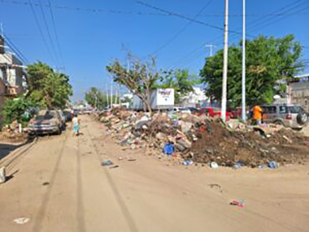 Personal de Obras Públicas Guerrero avanza en la apertura de las calles cercanas al Hospital de Renacimiento en Acapulco