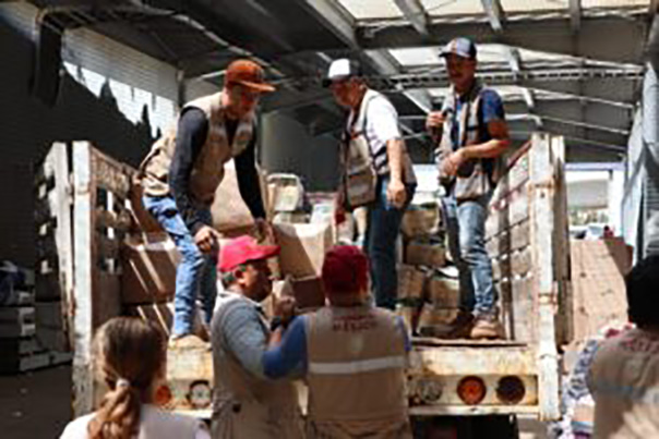 En la Colonia Emiliano Zapata de Acapulco seguimos entregando despensas, kits de limpieza y agua