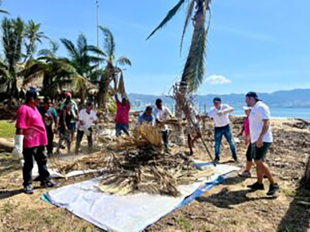 La limpieza en la costera Miguel Alemán de Acapulco sigue siendo atendida