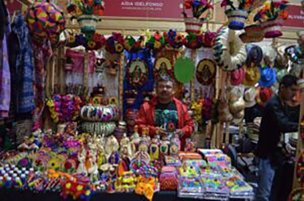 Participan 140 expositores artesanales de Guerrero en la Verbena Navideña 2023 de la Ciudad de México