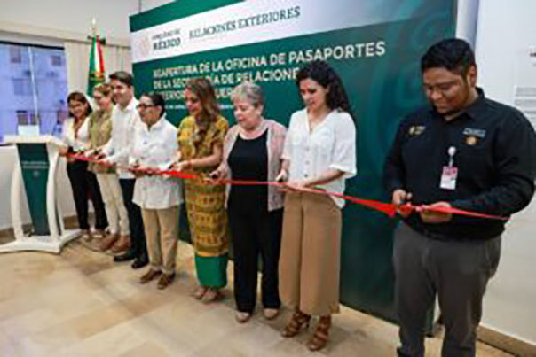 Asiste Evelyn Salgado a la reapertura de oficina de pasaportes de la SRE en Guerrero