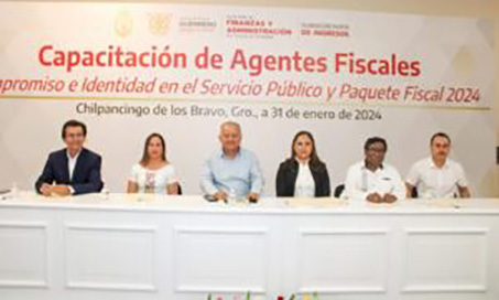 Capacita SEFINA a administradores y agentes fiscales sobre compromiso e Identidad en el Servicio Público y Paquete Fiscal 2024