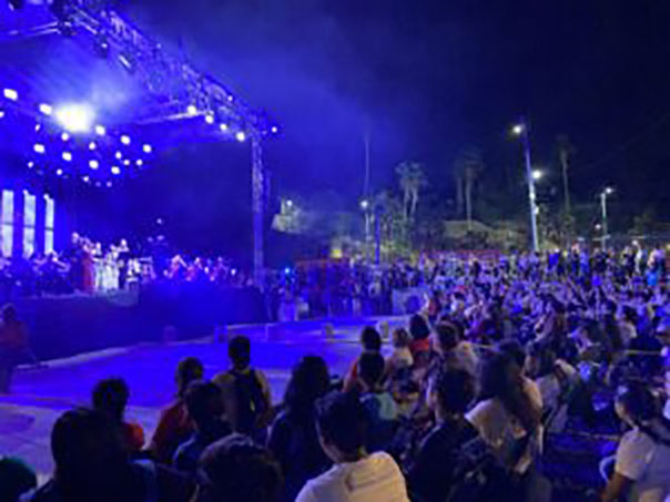 Familias acapulqueñas y turistas celebran el amor por Acapulco con la OFA