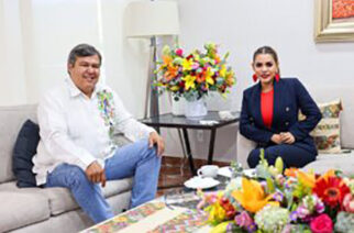 La gobernadora Evelyn Salgado Pineda y el titular de la Comisión Nacional de Acuacultura y Pesca, Octavio Aldama Palafox, revisaron los avances que se tienen en Guerrero del programa BIENPESCA