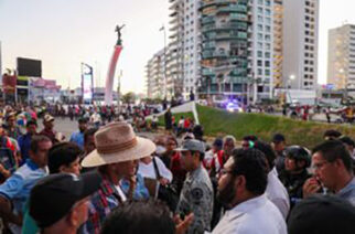 Logran Gobierno Estatal y Federal acuerdo con manifestantes para liberar la Costera Miguel Alemán en Acapulco