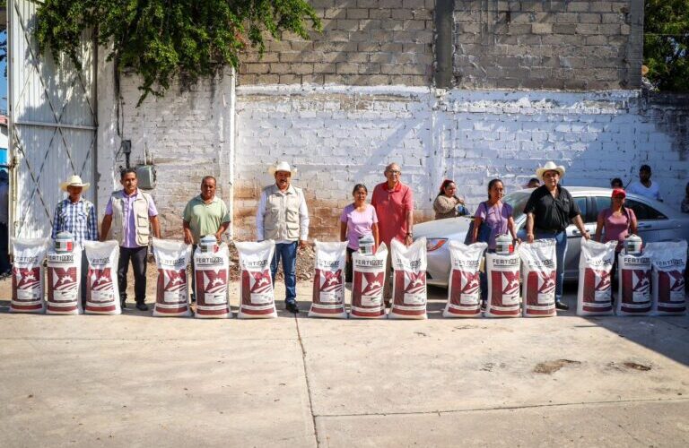 Entrega Sagadegro paquetes tecnológicos agrícolas a productores de la zona Norte