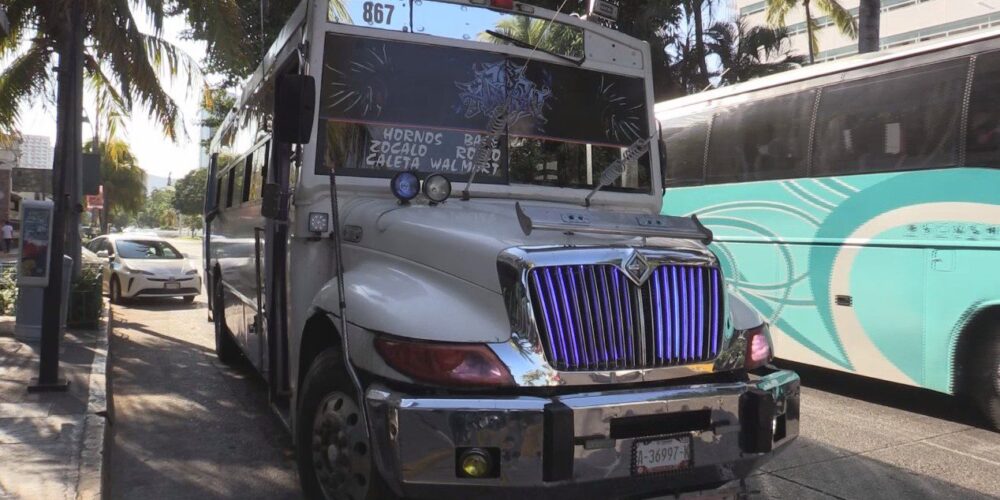 Reanudan parcialmente las rutas de transporte urbano en Acapulco