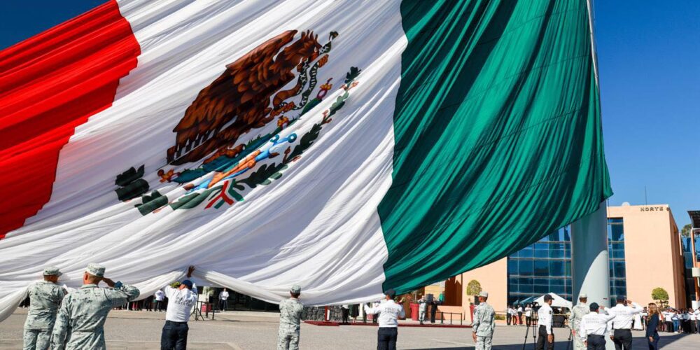 Homenaje e Izamiento de Bandera correspondiente a marzo