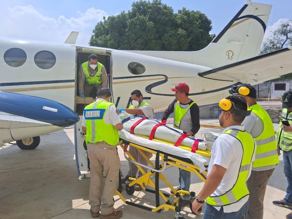 Traslada la SSG vía aérea a menor al Centro Nacional de Investigación y Atención al Paciente Quemado