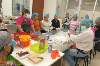 Se capacitan a las mujeres en talleres de elaboración de productos del campo