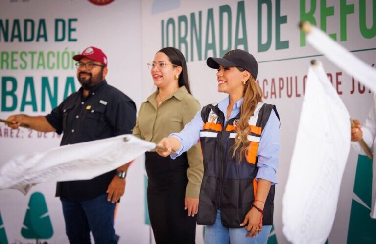 Encabeza la gobernadora Evelyn Salgado la Jornada de Reforestación Urbana en Acapulco