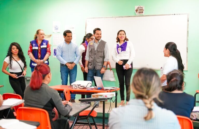 Inicia la capacitación a tres mil mujeres beneficiaras con el programa “Tarjeta Violeta”