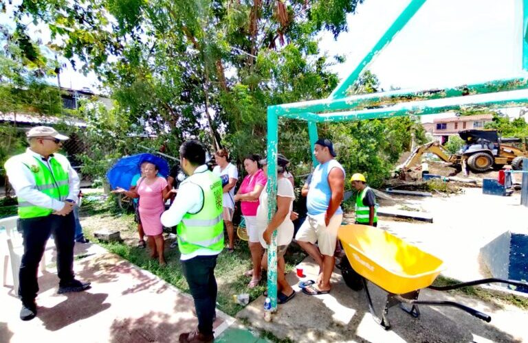 Realiza CAPASEG desazolve en fraccionamiento de Acapulco que se inunda cada año