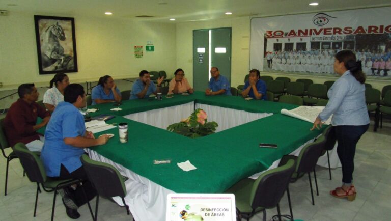 El gobierno de Guerrero dota de las herramientas necesarias a personal médico y administrativo para que realicen un trabajo de calidad