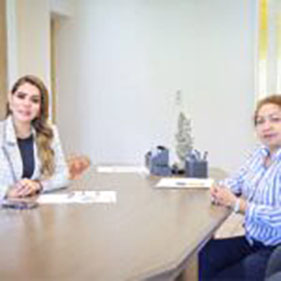 La gobernadora Evelyn Salgado Pineda, se reunió en su despacho con Violeta Pino Girón, titular de la Secretaría de la Mujer de Guerrero