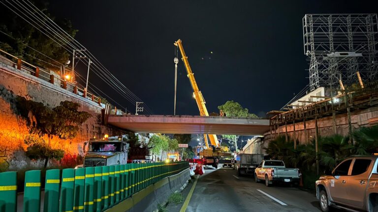 Construye Evelyn Salgado paso elevado en Chilpancingo, lleva un avance del 75%