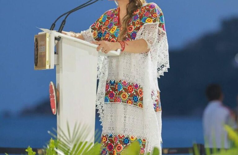 Da la bienvenida Evelyn Salgado a los participantes de las Cuartas Olimpiadas de Oro de las Personas Mayores 2024