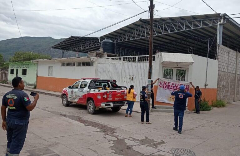 Instruye gobernadora Evelyn Salgado Pineda supervisar refugios temporales en la Región Montaña