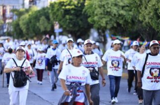 Promueve Evelyn Salgado actividad física en personas mayores con caminata “Amor Con Amor se Paga” en Chilpancingo