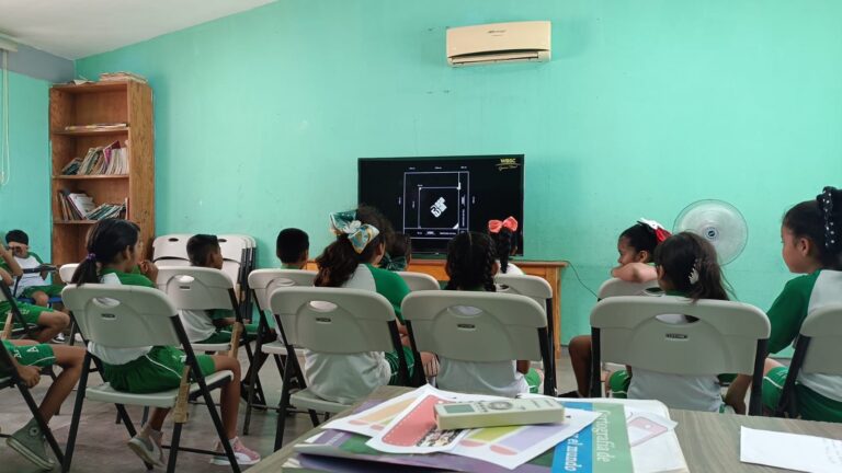 Continúa Evelyn Salgado Pineda promoviendo el deporte en las escuelas, a través del programa “Muévete para Transformar”.