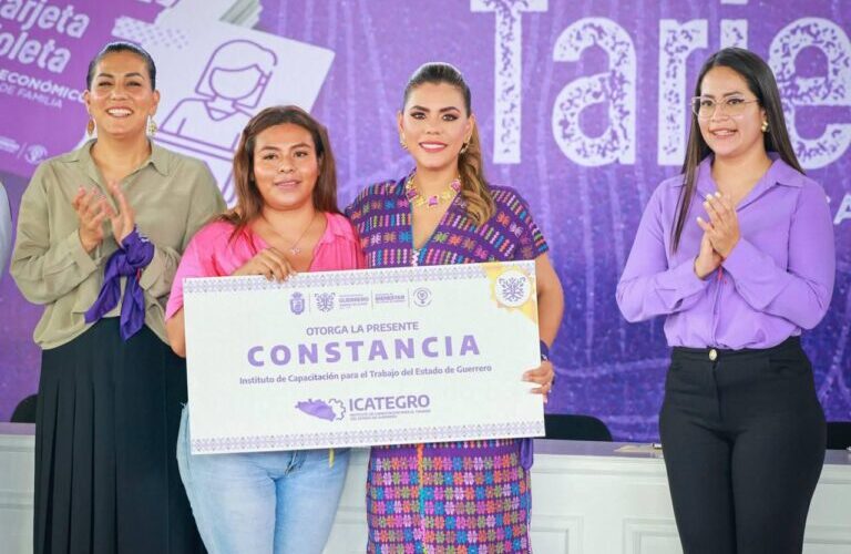Entrega Evelyn Salgado mil 267 certificados y constancias de capacitación a mujeres beneficiarias del programa Tarjeta Violeta
