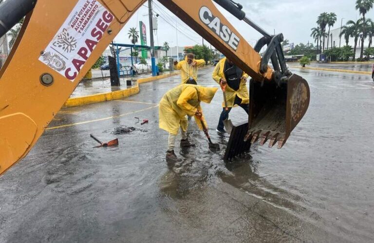 Instruye Evelyn Salgado atender problemas de inundaciones, drenaje y retiro de material en vialidades de Acapulco