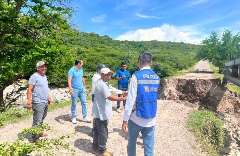 Instruye Evelyn Salgado atender reporte de daños en el puente Arroyo Temalác, en Copalillo