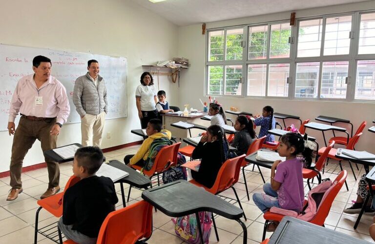 La prioridad de Evelyn Salgado es la educación de la niñez guerrerense