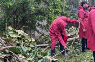 Personal de todas las dependencias de gobierno se encuentran brindando atención inmediata a familias afectadas