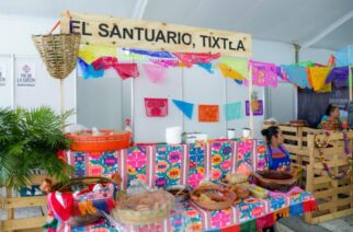 Promociona Evelyn Salgado la gastronomía guerrerense