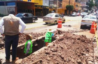Realiza gobierno estatal reparación de fugas de agua y reencarpetamiento de accesos en Chilpancingo