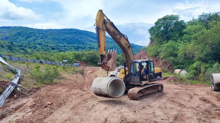 Gobernadora Evelyn Salgado avanza en la rehabilitación del Libramiento a Tixtla