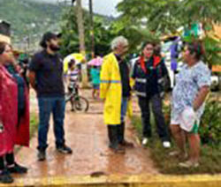 La gobernadora Evelyn Salgado refuerza trabajos de rescate en zonas inundadas en Acapulco