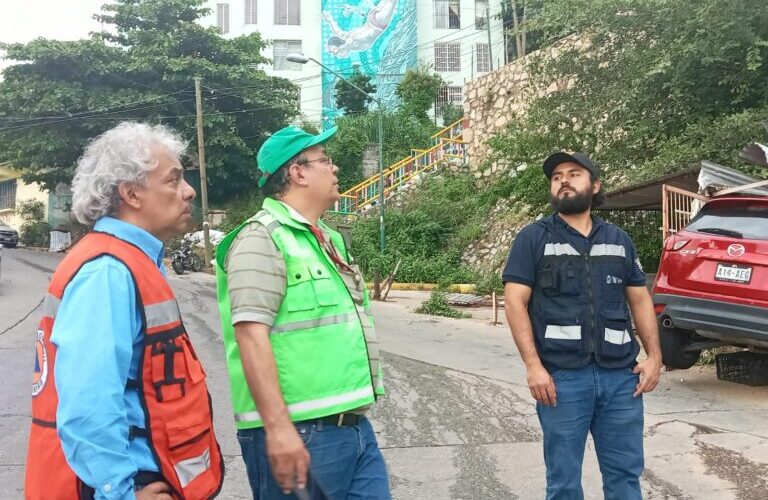 Personal de la Secretaría de Gestión Integral de Riesgos y Protección Civil realizaron una visita a la 5a Etapa de la Unidad Habitacional Infonavit Alta Progreso