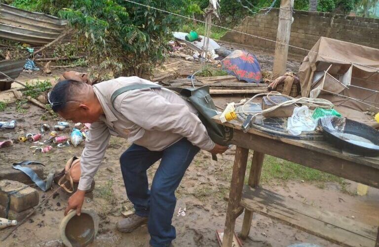 Refuerza gobernadora Evelyn Salgado acciones contra el dengue en comunidades afectadas por el huracán John en la Costa Grande